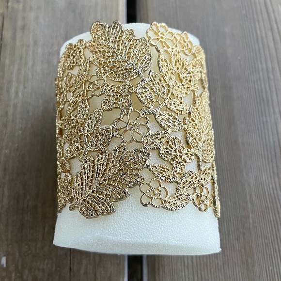 STELLA & DOT Chantilly Lace Cuff Gold Bracelet in Original Box - Picture 9 of 15